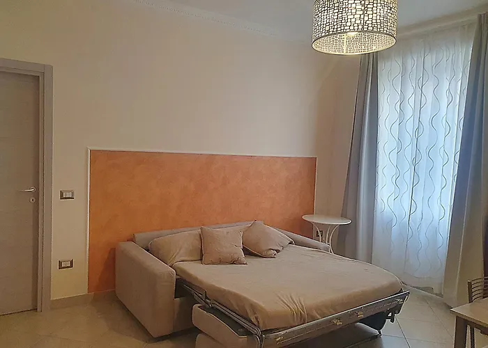Apartment Flat 8 In House